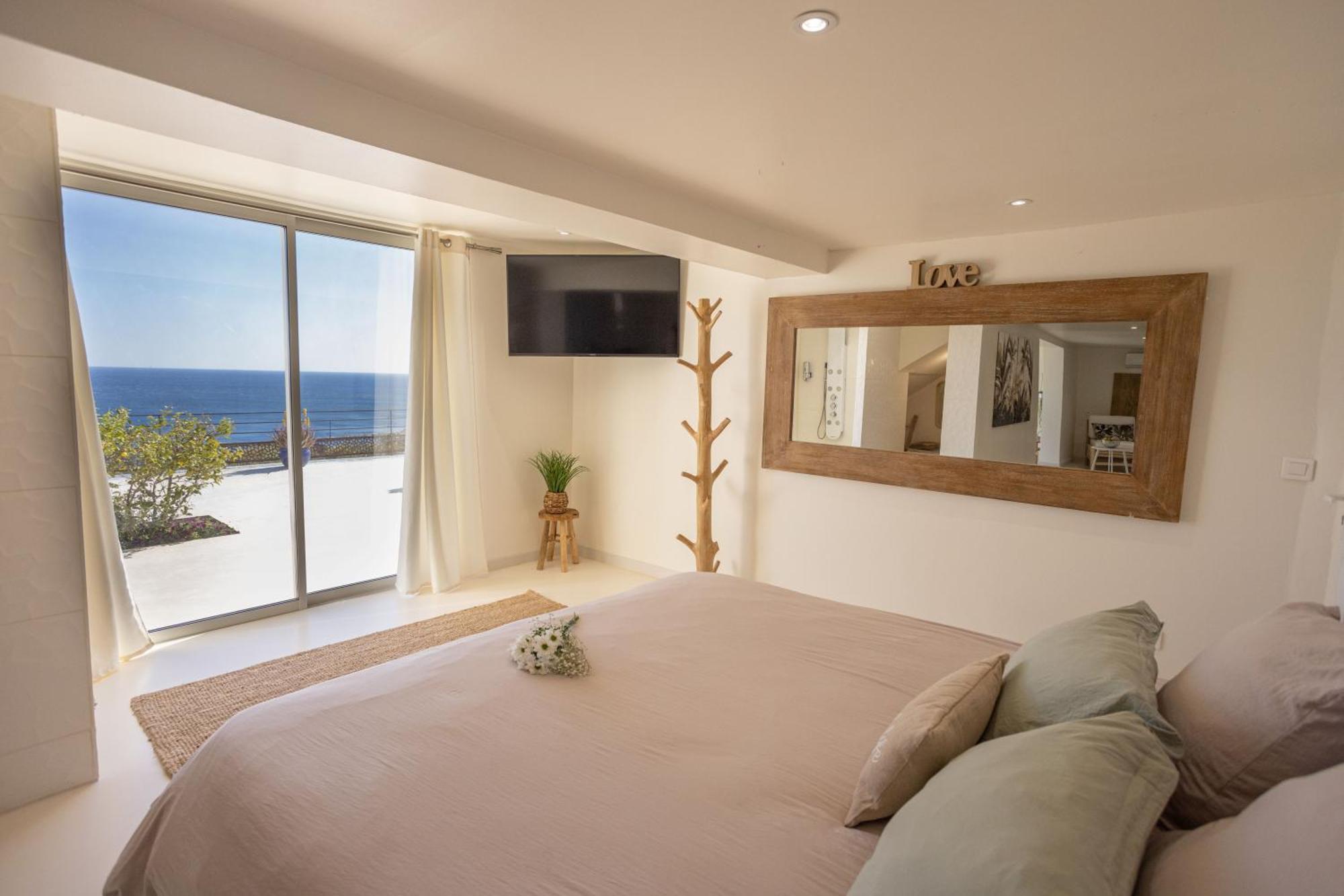 Les Suites Love 3 Spa Vue Mer Piscine Марсель Экстерьер фото