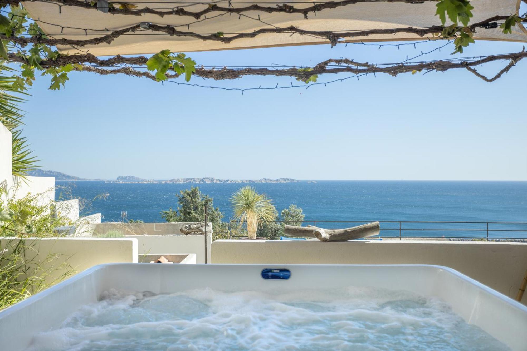 Les Suites Love 3 Spa Vue Mer Piscine Марсель Экстерьер фото